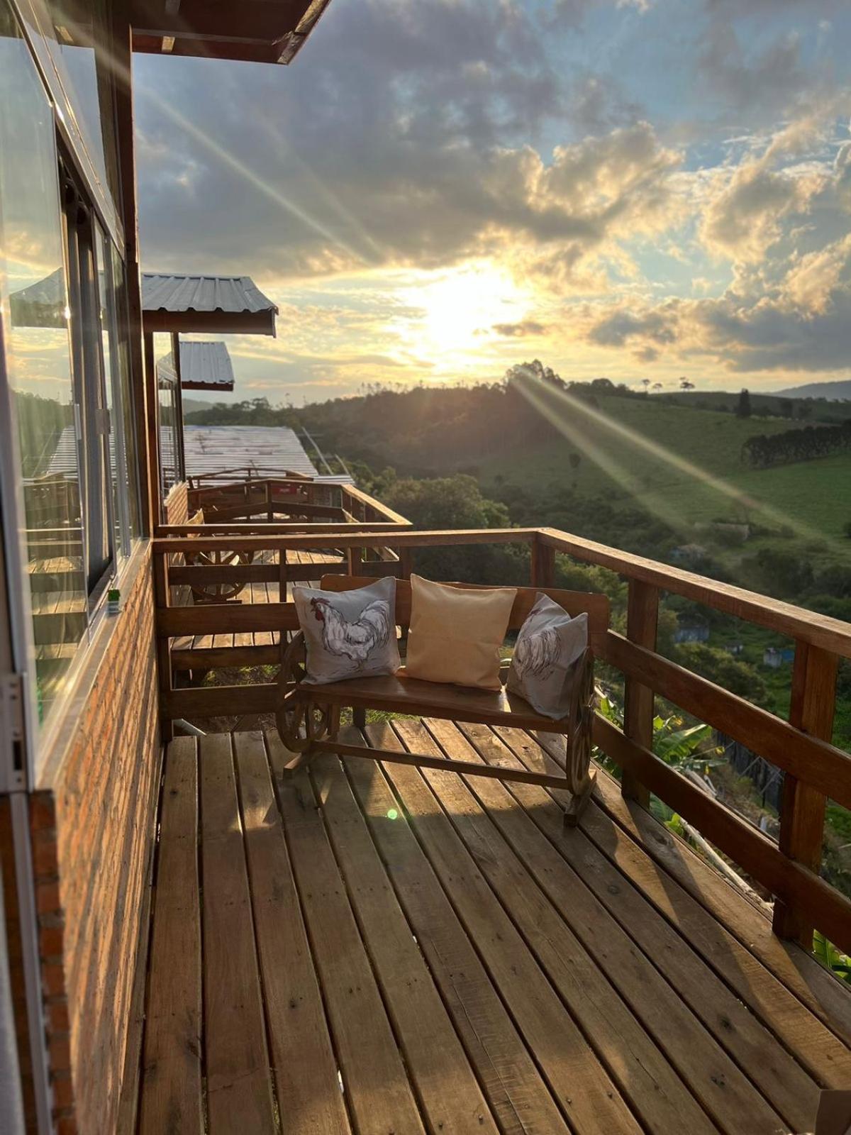 ホテル Chacrinha Pousada E Restaurante Chale Seriema カルダス エクステリア 写真